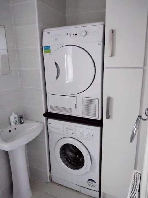 Willa Townhouse Clifden: Located In The Heart Of Connemara Zewnętrze zdjęcie