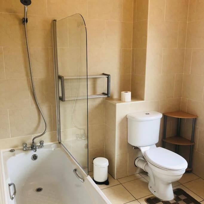 Willa Townhouse Clifden: Located In The Heart Of Connemara Zewnętrze zdjęcie