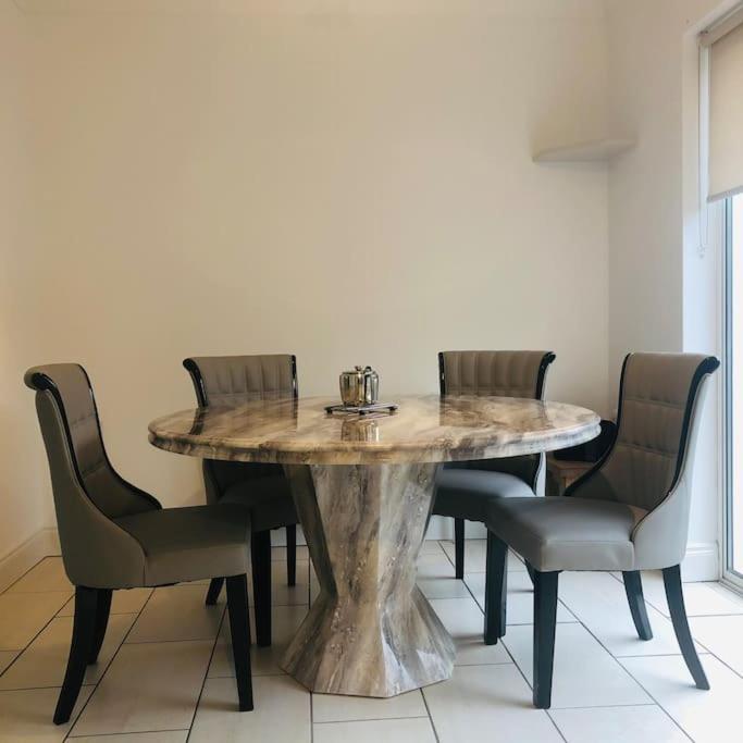 Willa Townhouse Clifden: Located In The Heart Of Connemara Zewnętrze zdjęcie