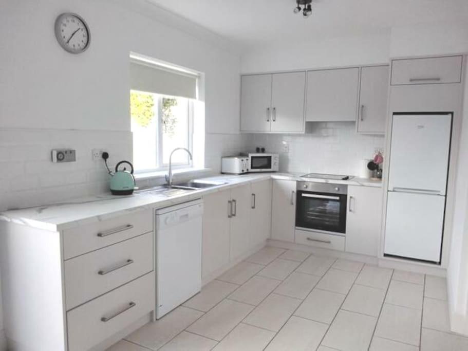 Willa Townhouse Clifden: Located In The Heart Of Connemara Zewnętrze zdjęcie