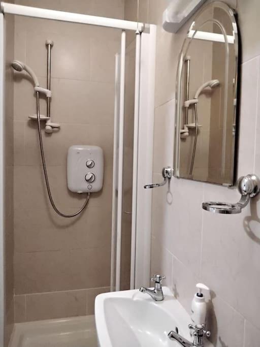 Willa Townhouse Clifden: Located In The Heart Of Connemara Zewnętrze zdjęcie